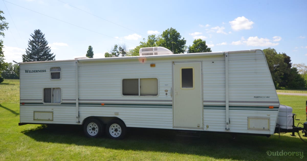 2000 Fleetwood Wilderness Trailer Rental in Kalamazoo, MI Outdoorsy