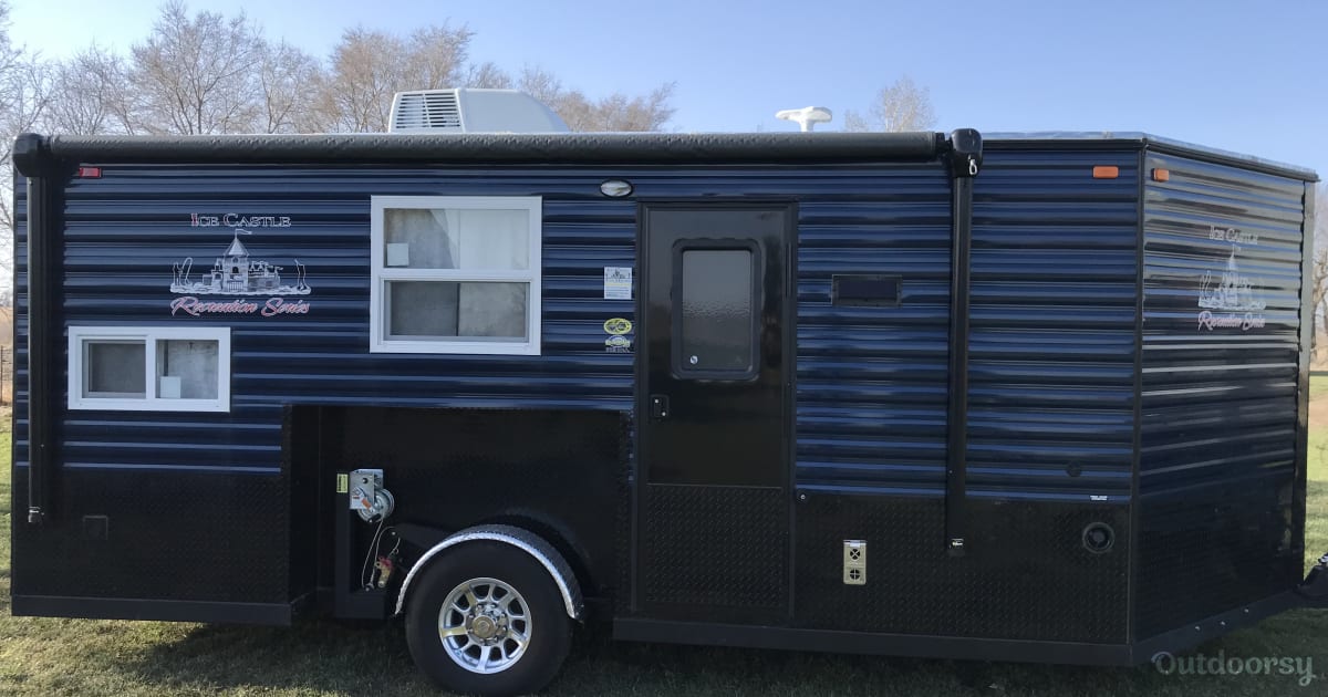 2018 Ice Castle Fish Houses Rv Edition Standard Trailer Rental in