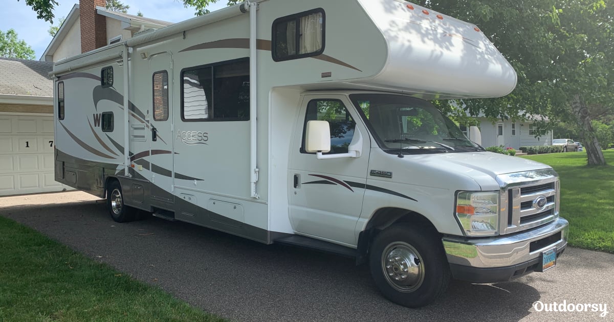 2008 Winnebago Access Motor Home Class C Rental in Roseville, MN Outdoorsy