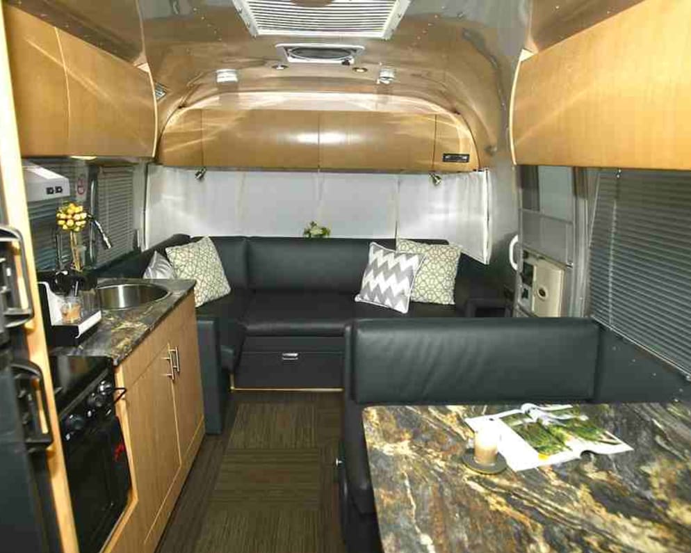 2007 28 Safari SE  by Airstream for rent in 92881