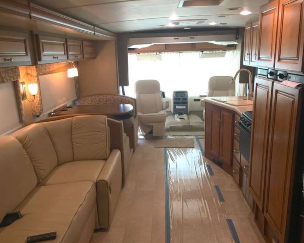 2016 Sunstar LX 35F  by Itasca for rent in 94538