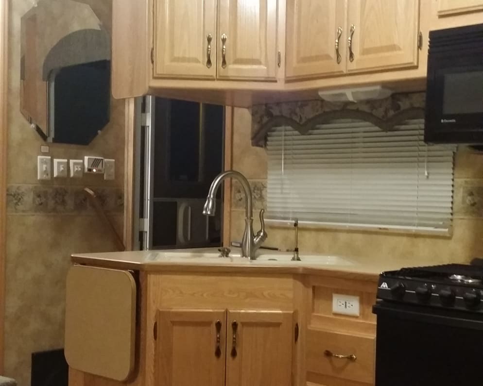 2005 Keystone Challenger Fifth Wheel for rent in Pueblo West Colorado