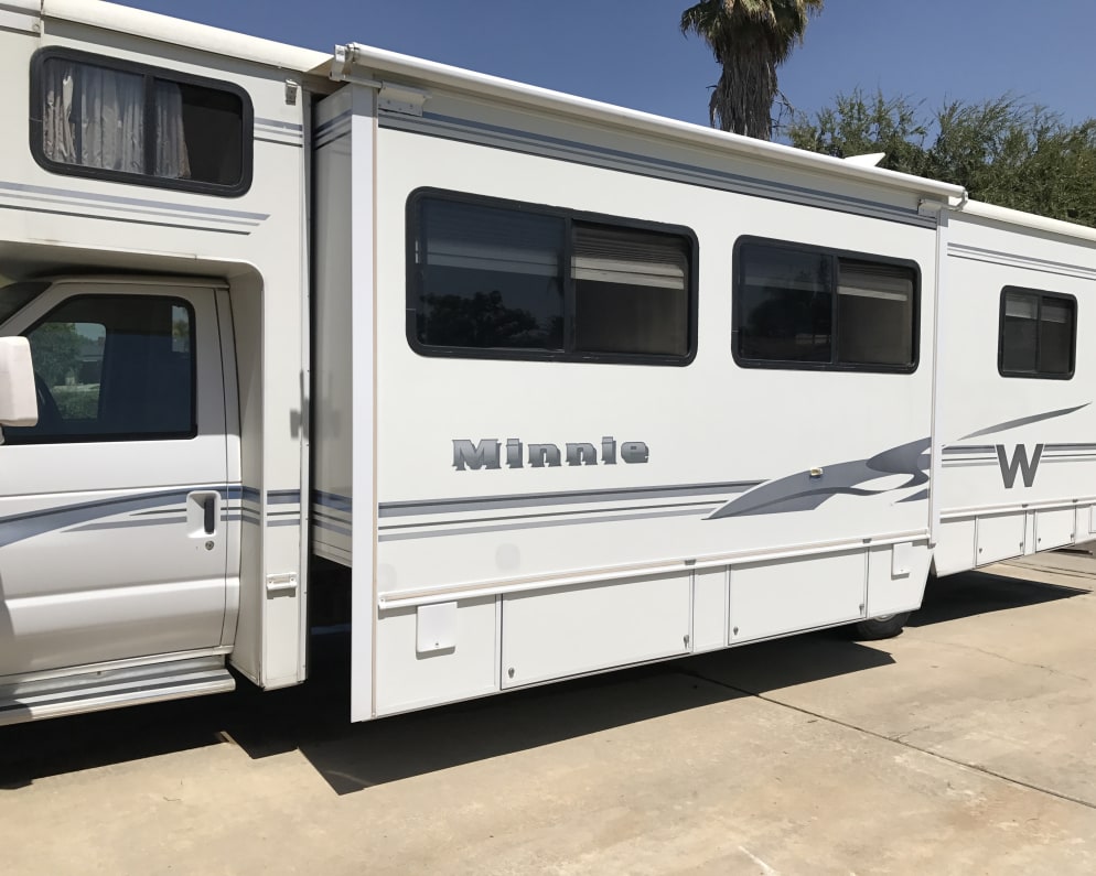 2002 Class C RV for Rent in Dinuba, California