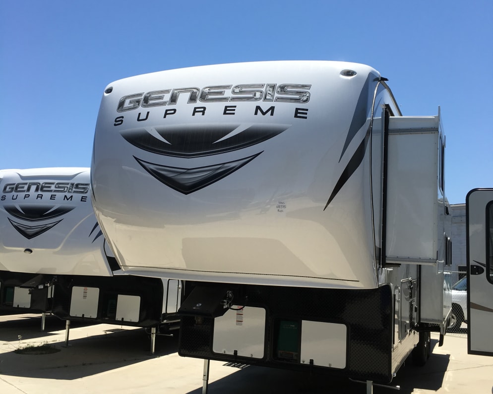 2017 Genesis Supreme Rv 37GS Toy Hauler Fifth Wheel for rent in Riverside California