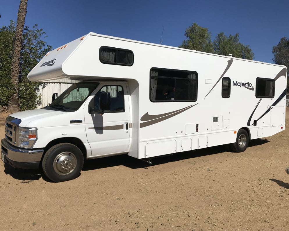 Beautiful, clean 29’ Class C 