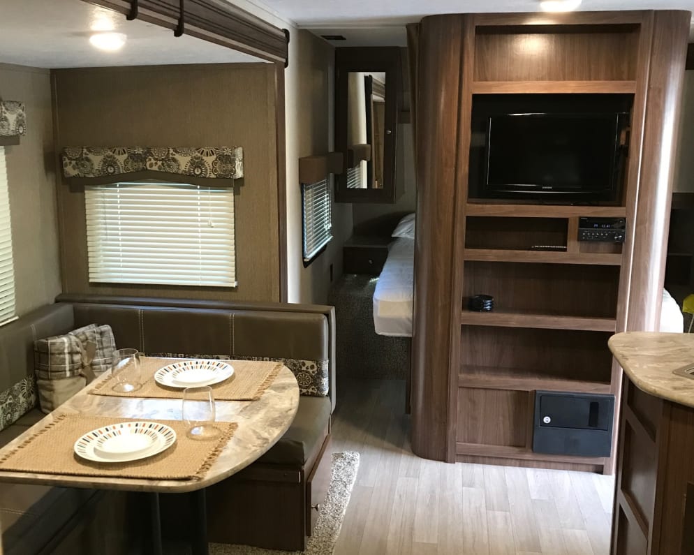 2018 Coleman Lantern Travel Trailer for rent in Kernville California