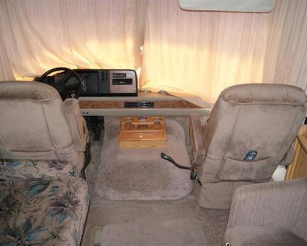 1994 Class A RV for Rent in Stagecoach, Nevada
