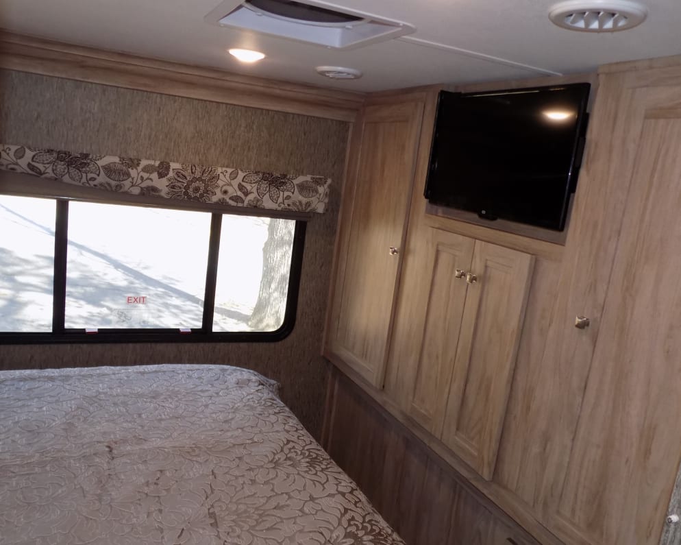 2018 Forestor 3011DS  by Forest River for rent in 30033