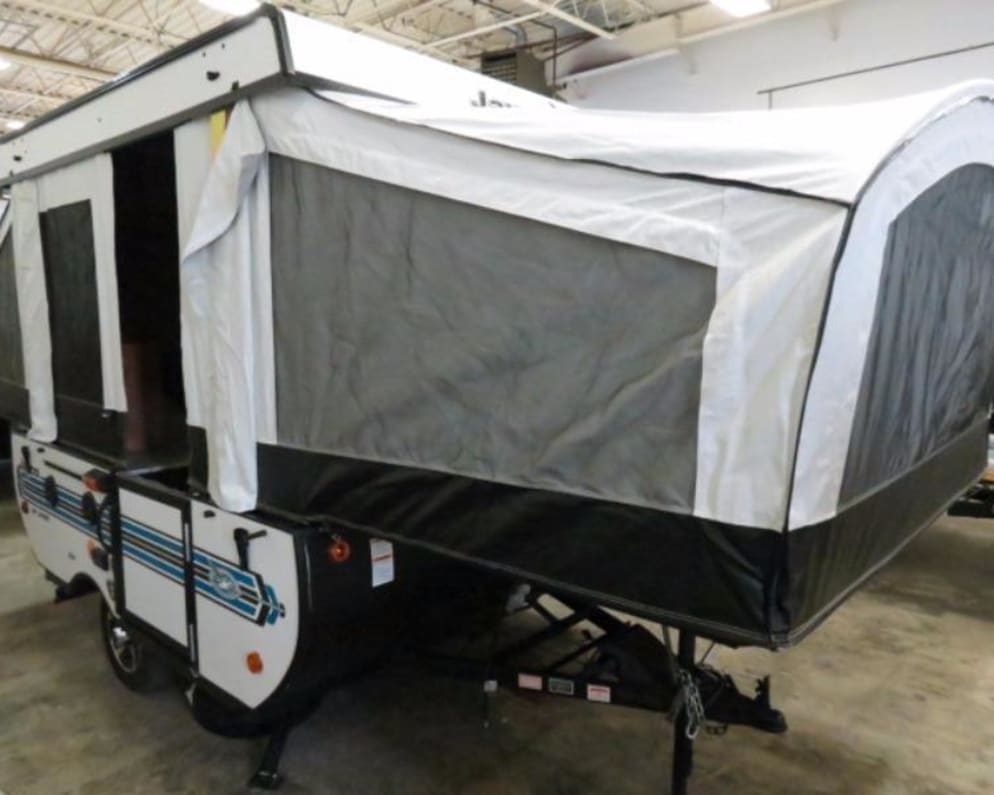 Popup Trailer RV for Rent in London, Ontario