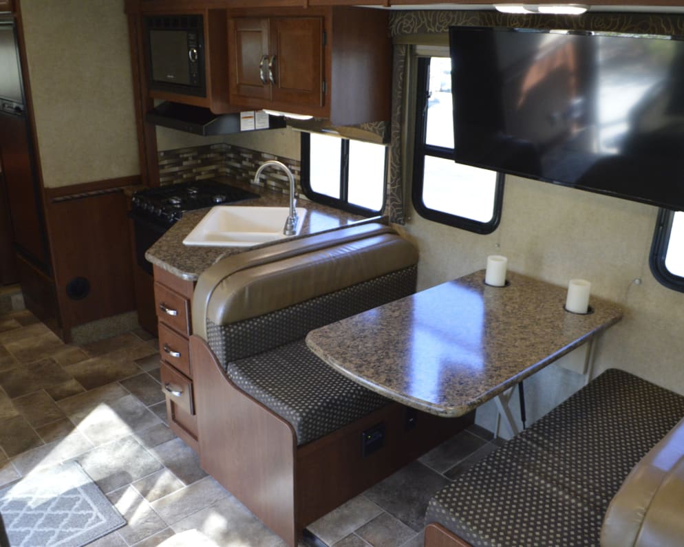2016 Thor Motor Coach Chateau 29G available for rent in Las Vegas Nevada