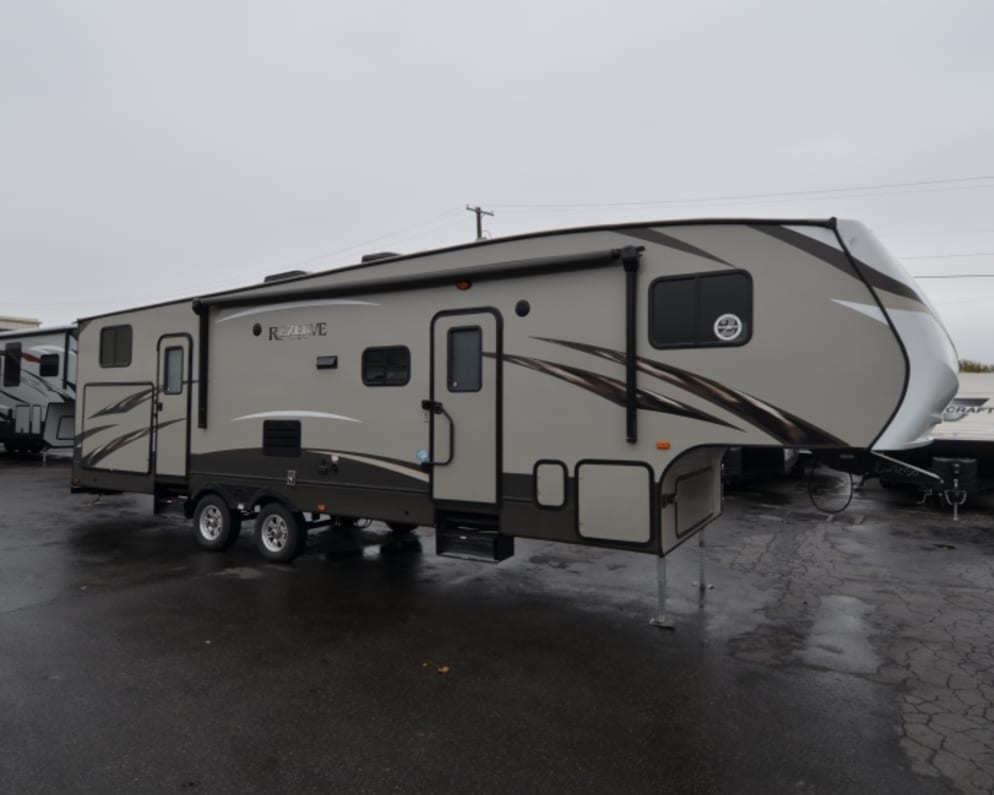 2016 Crossroads RV Rezerve