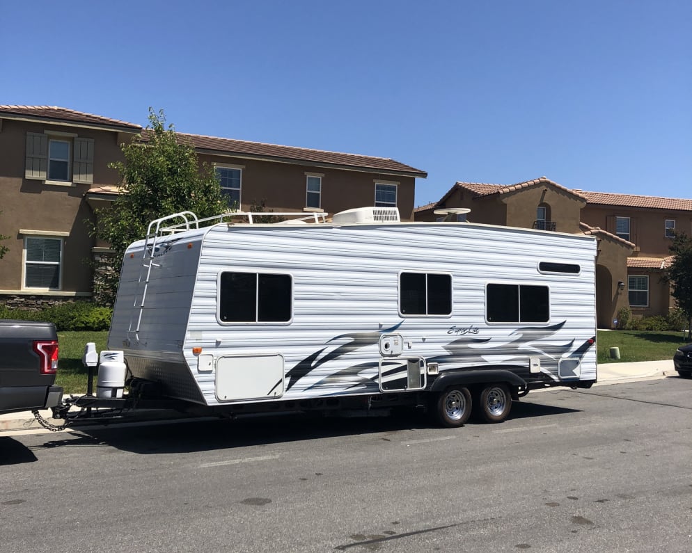 2006 Toy Hauler RV for Rent in Wildomar, California