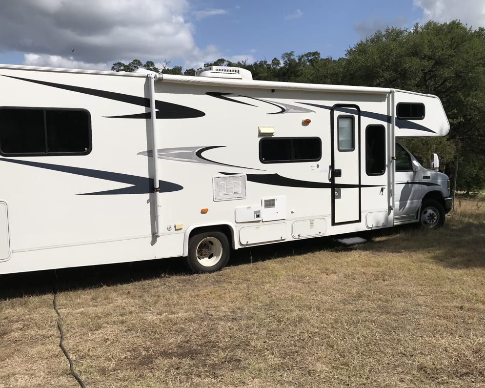 2009 Class C RV for Rent in Bonham, Texas