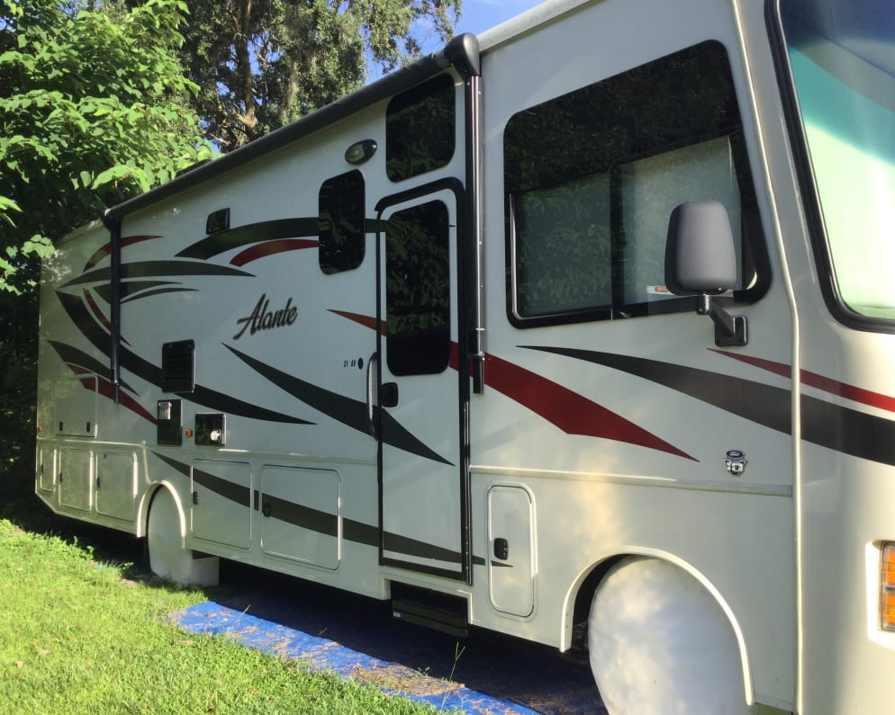 2016 Class A RV for Rent in Valrico, Florida