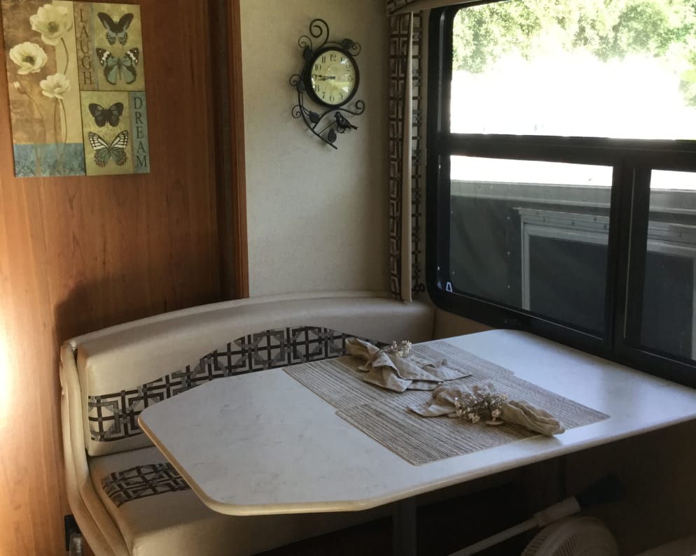 2016 Class A RV for Rent in Valrico, Florida