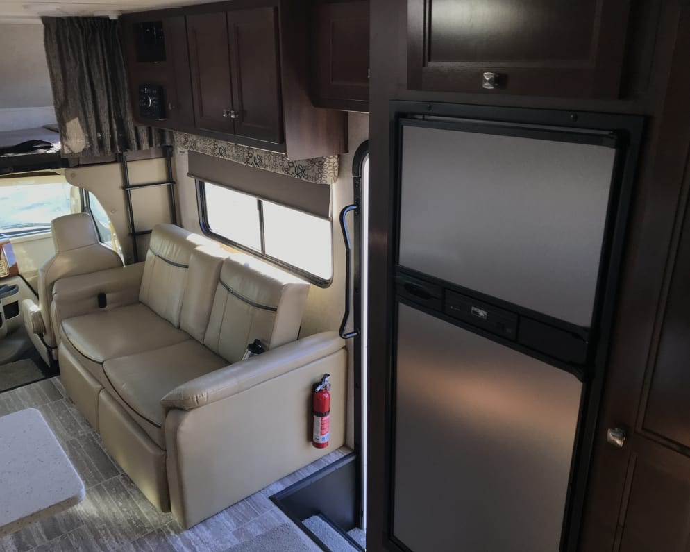 2018 3271 LE  by Forester for rent in 44087