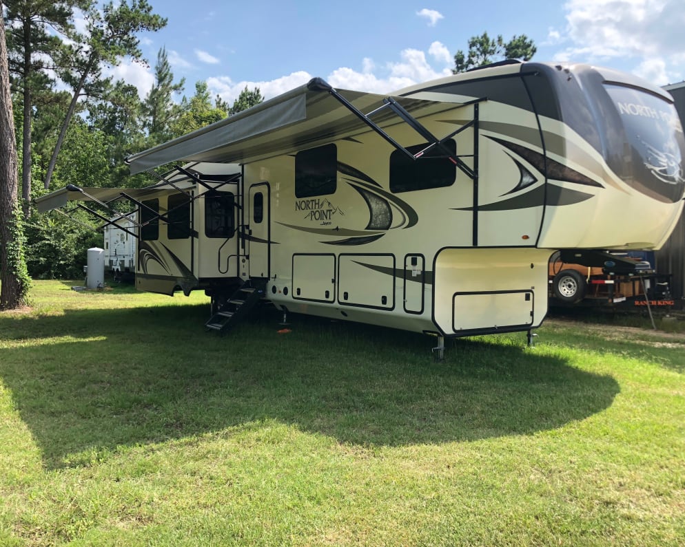 2018 Fifth Wheel RV for Rent in Anderson, Texas