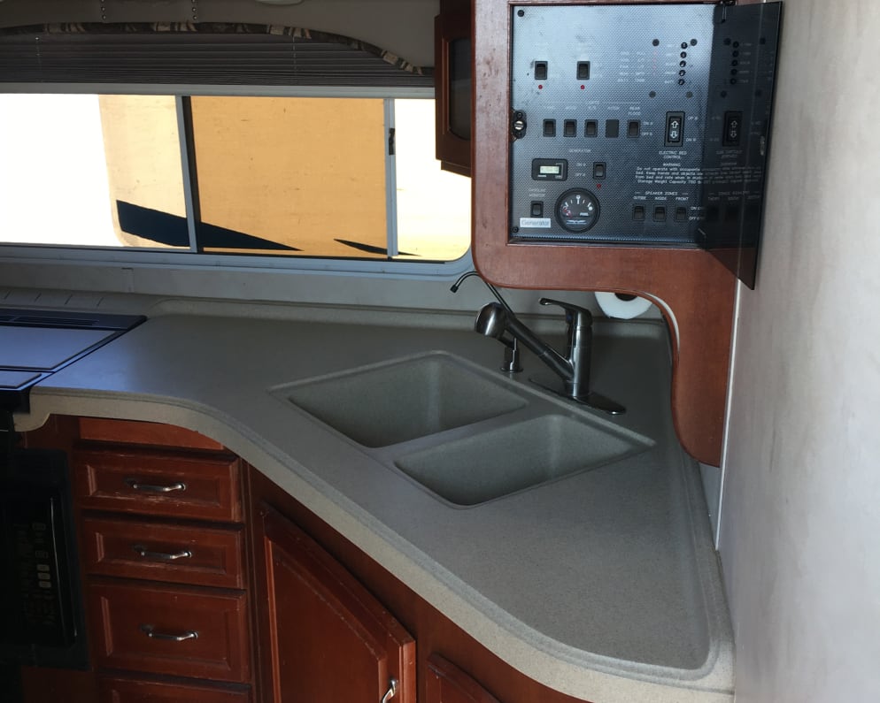 2008 Toy Hauler RV for Rent in Arroyo Grande, California