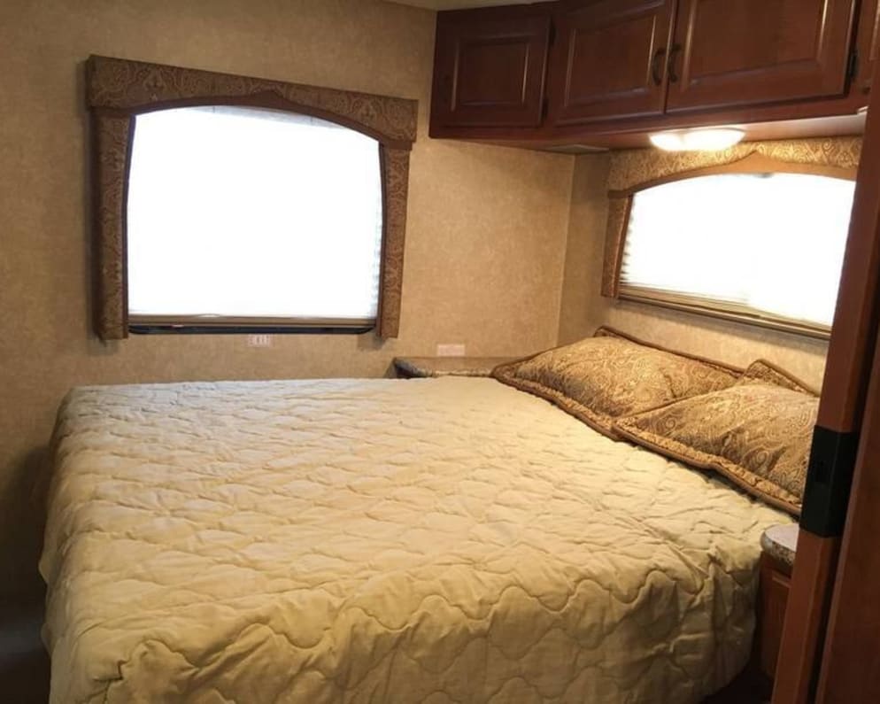 2011 Hurricane  by Ford for rent in 89183