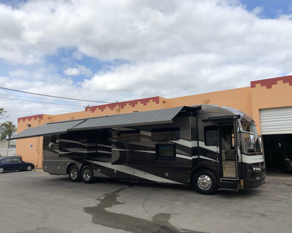 2016 American Coach American Eagle available for rent in Miami Florida