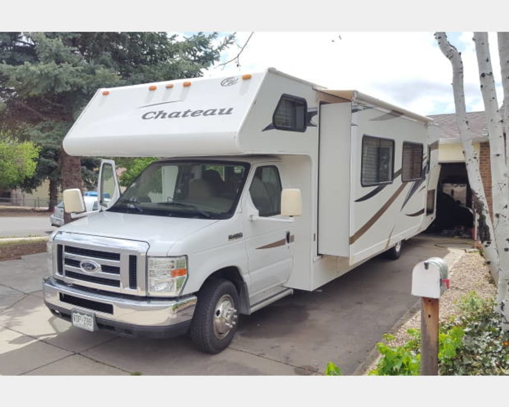 2010 Ford E450 Fourwinds Chateau Class C for rent in Aurora Colorado