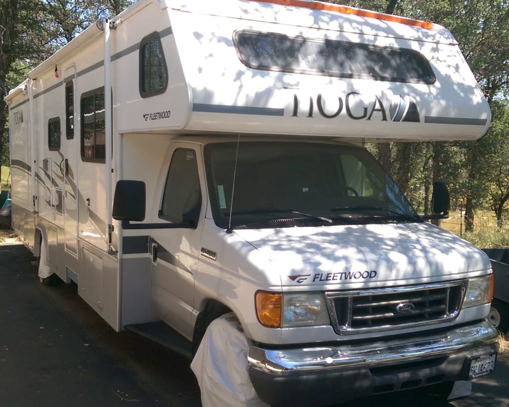 2006 Class C RV for Rent in Palo Cedro, California