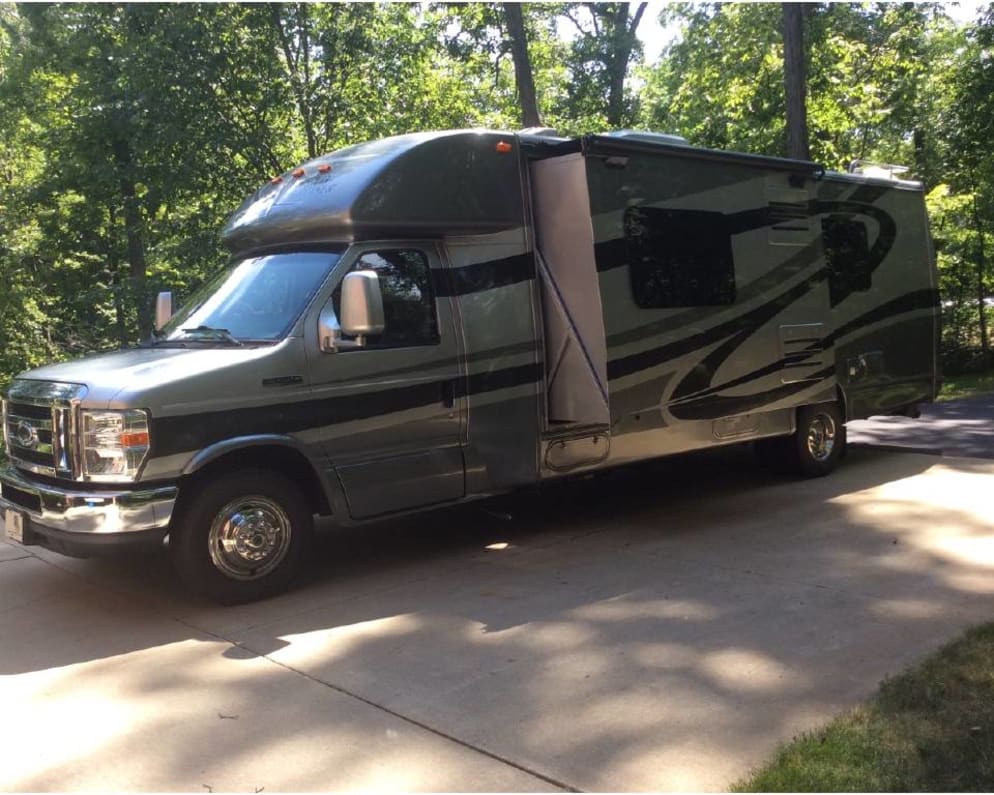 2011 Phoenix USA Cruiser 2552 available for rent in Enid Oklahoma