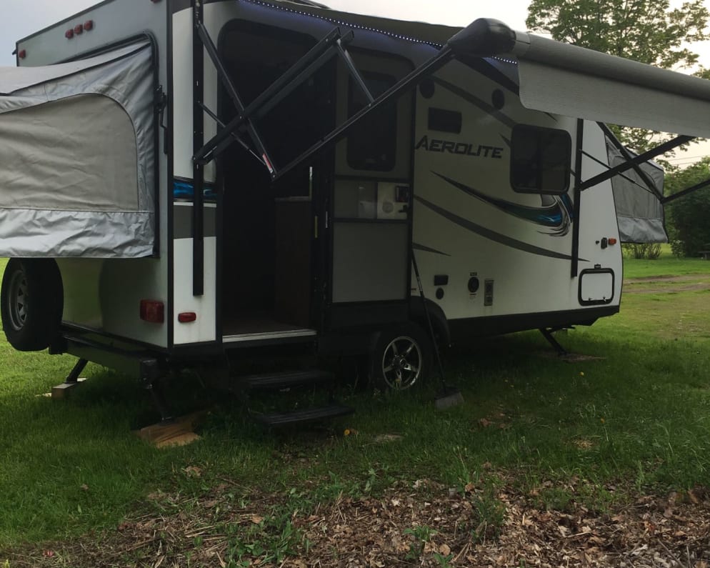 Popup Trailer RV for Rent in Potsdam, New York