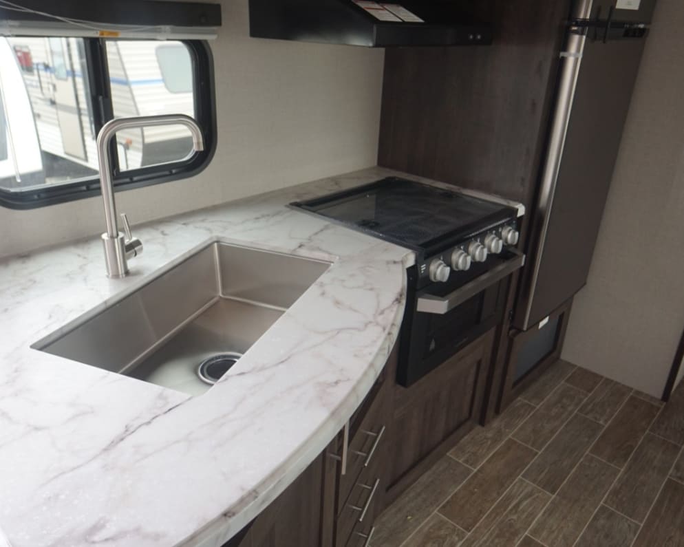 2020 K-Z Manufacturing sportsmen 301 available for rent in Baltimore Ohio