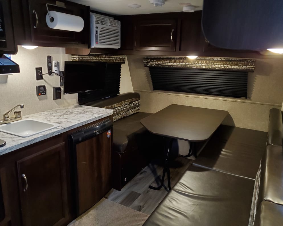 2018 Travel Trailer RV for Rent in Versailles, Kentucky