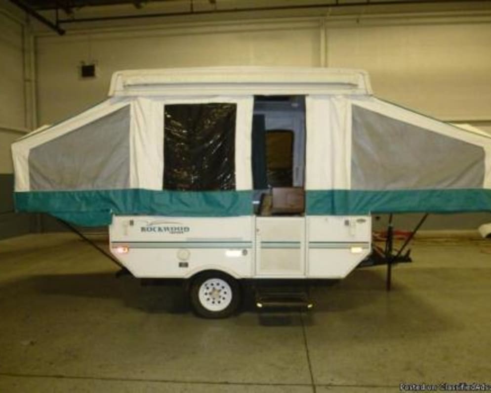 2001 Popup Trailer RV for Rent in Chambersburg, Pennsylvania