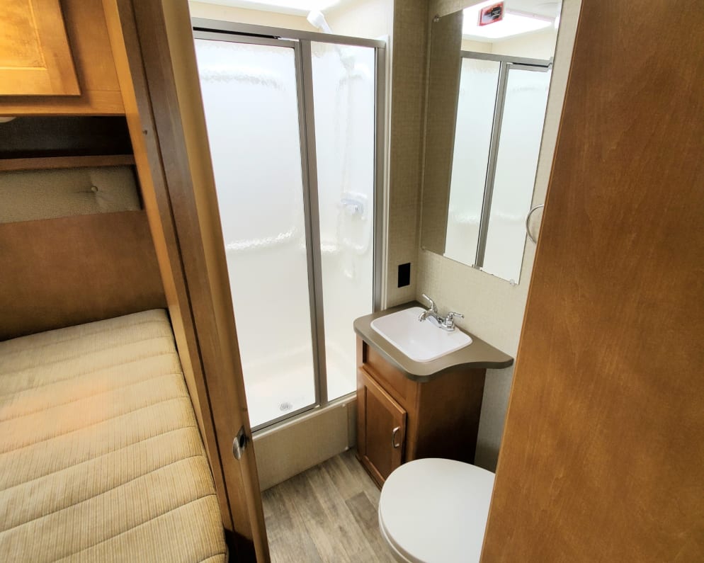 2018 Winnebago Minnie Winnie Class C for rent in Los Angeles California