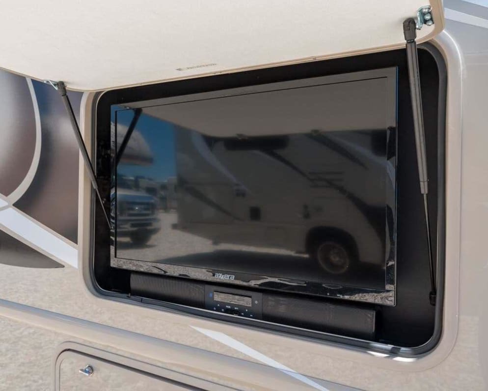 2019 Four Winds  by Thor Motor Coach for rent in 72764