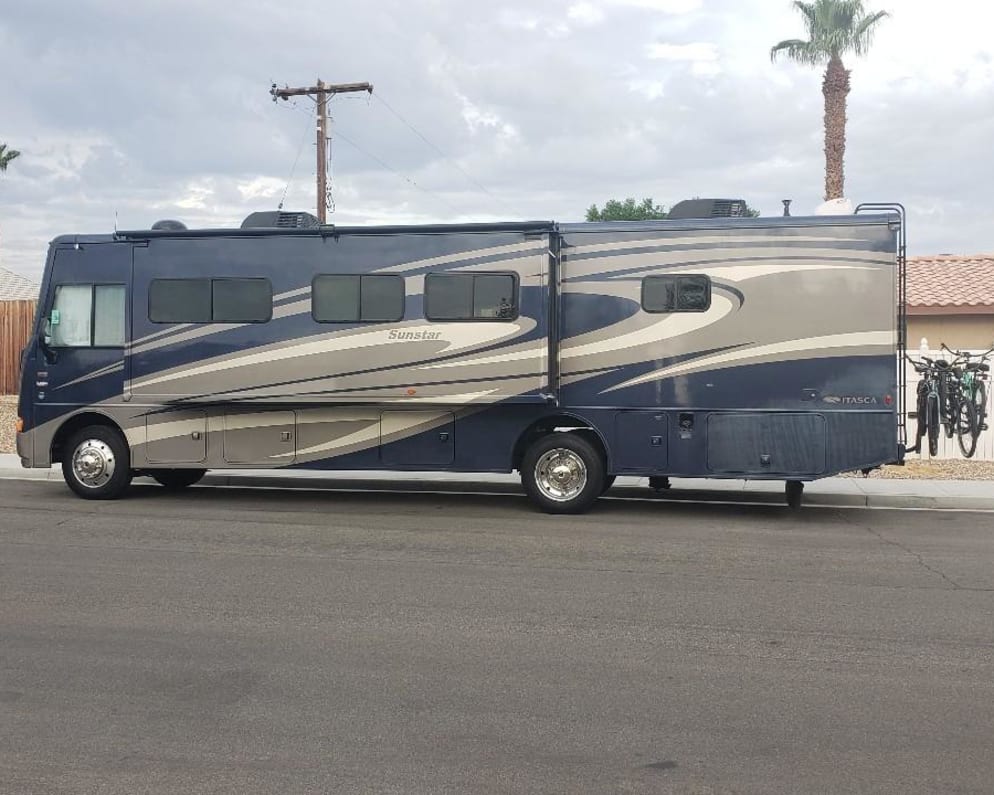 2014 Itasca Sunstar Class A for rent in San Diego California