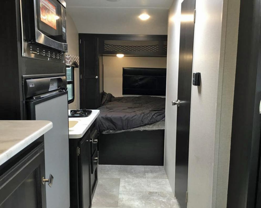 2018 Venture Rv Sonic Lite SL 169VRD Travel Trailer for rent in Moline Michigan
