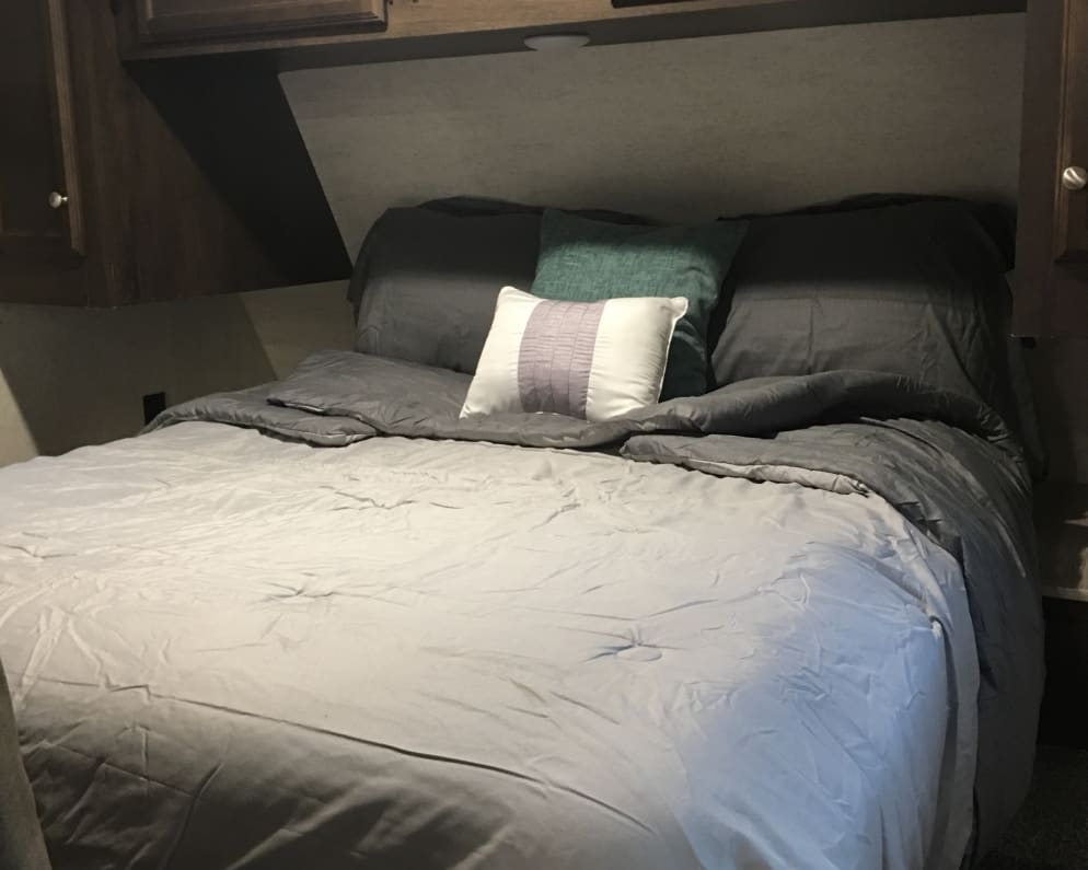 2018 Fifth Wheel RV for Rent in Cochran,