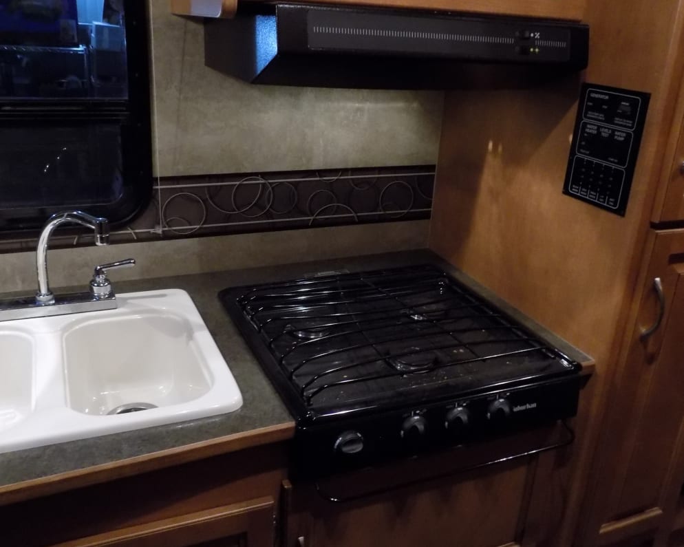 2014 Winnebago Minnie Winnie Class C for rent in Kirtland New Mexico