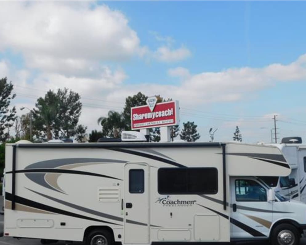 2017 Class C RV for Rent in Stanton, CA