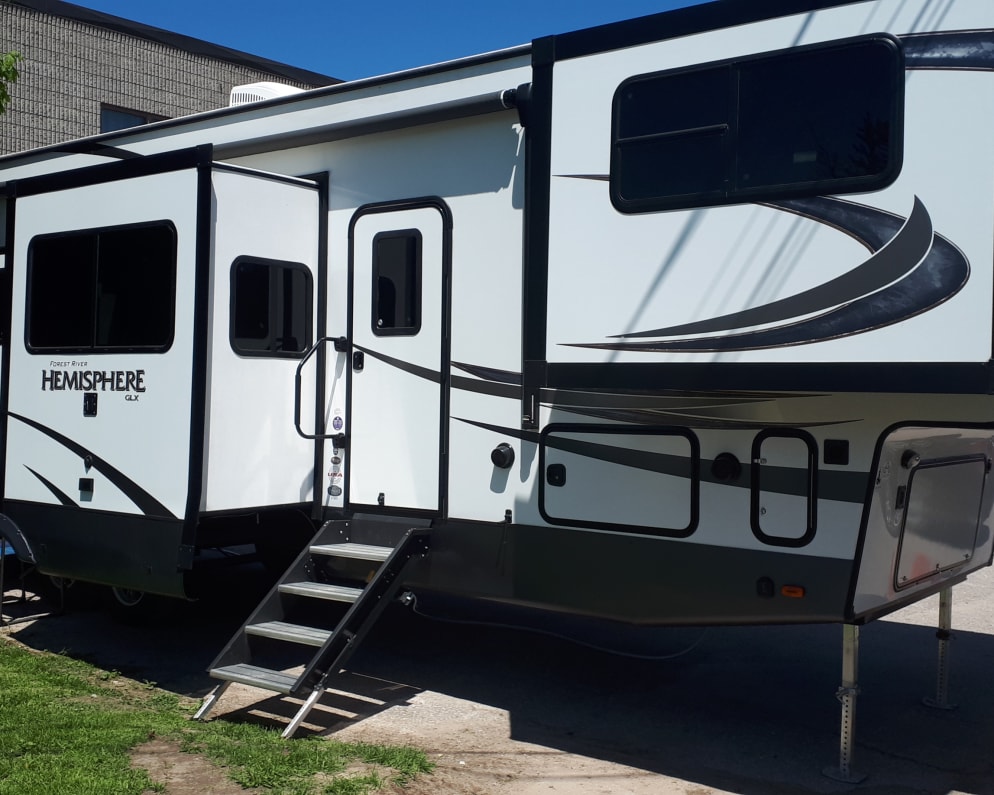2018 Salem Hemisphere GLX  by Forest River for rent in L0K 2C0