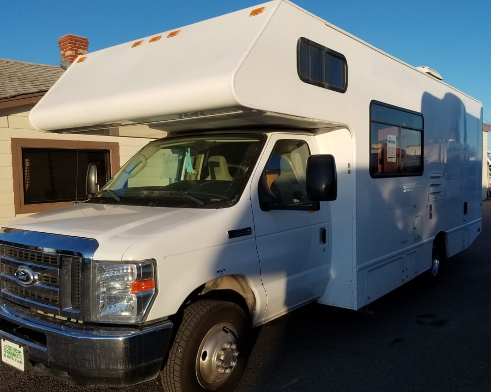 2015 Thor Motor Coach Four Winds Majestic