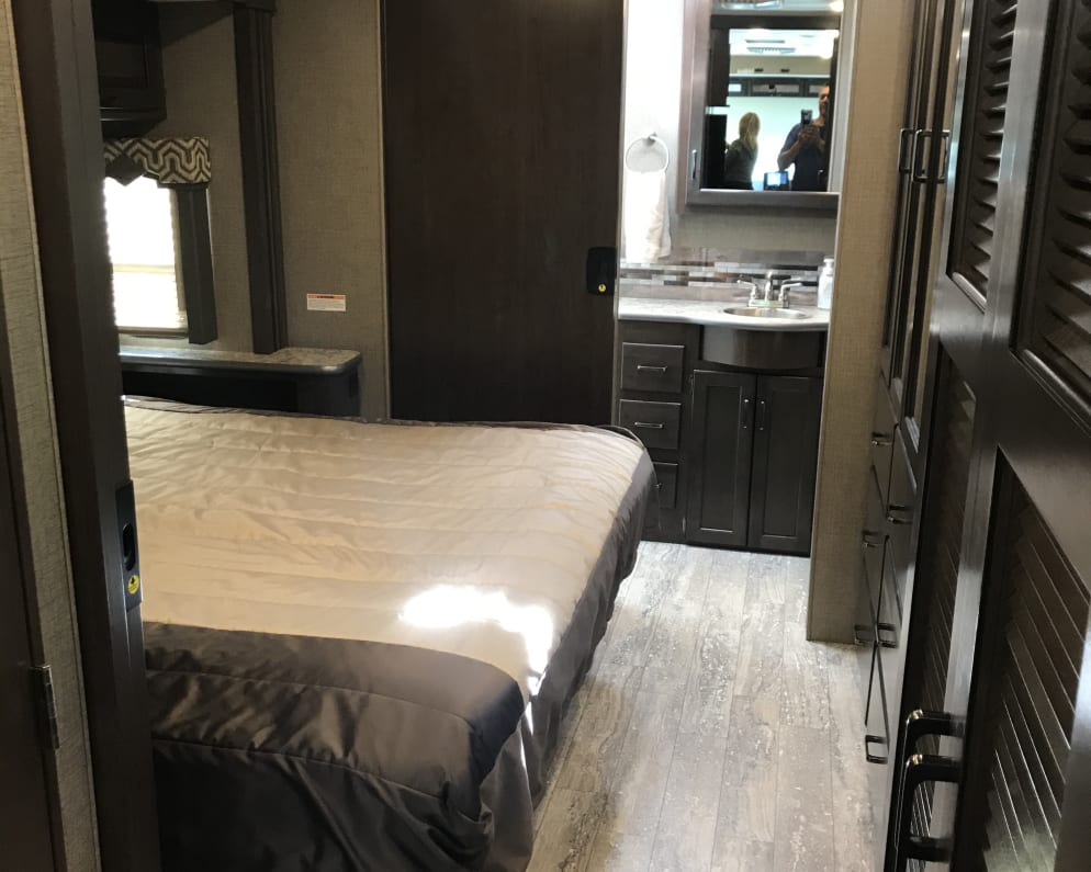 2020 Thor Hurricane Class A for rent in Corona California