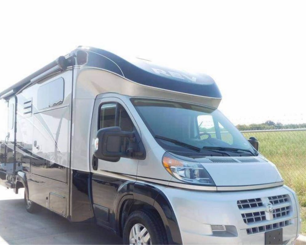 2016 Class B RV for Rent in Carrollton, Texas