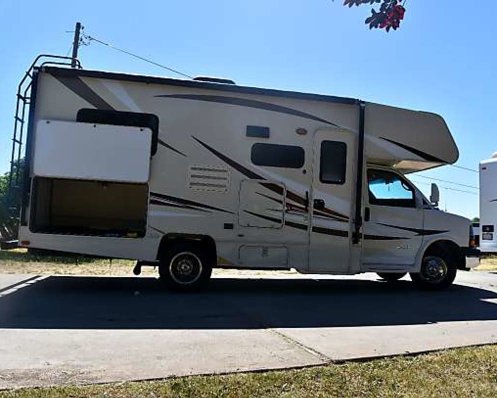 2016 Freelander  by Coachmen for rent in 95815