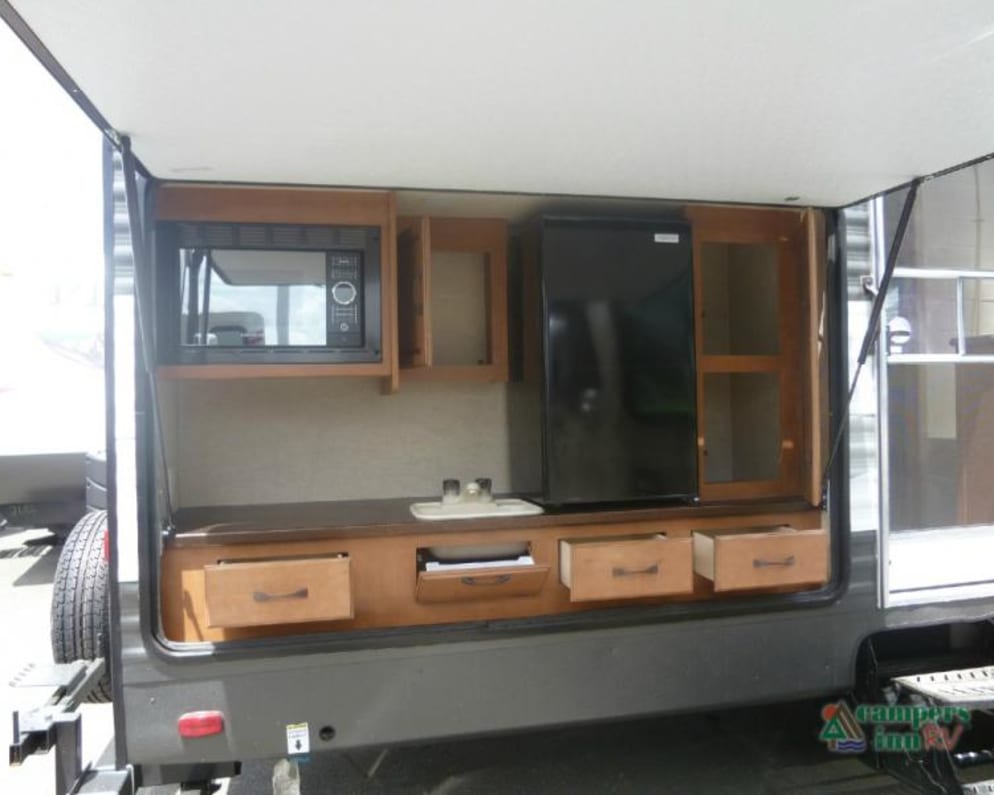 2016 Puma  by Palomino for rent in 49331