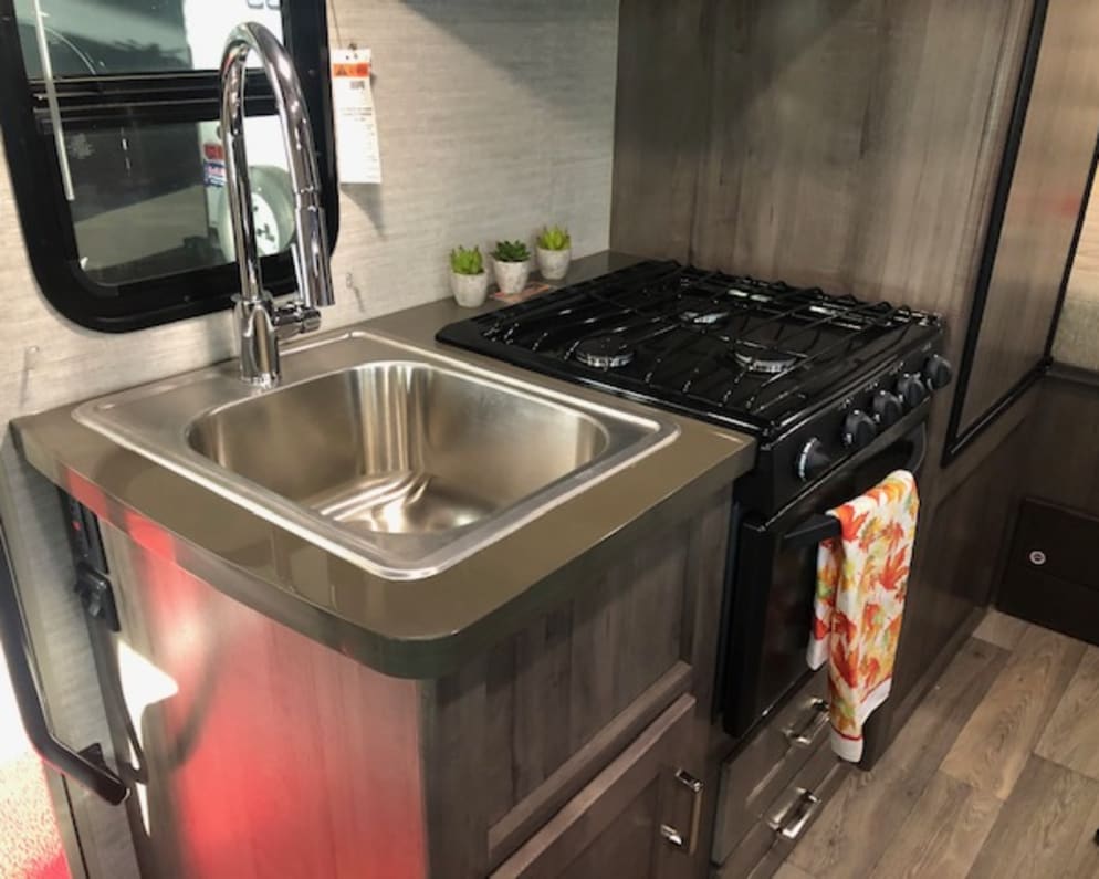 2020 Minnie Winnie  by Winnebago for rent in 76013