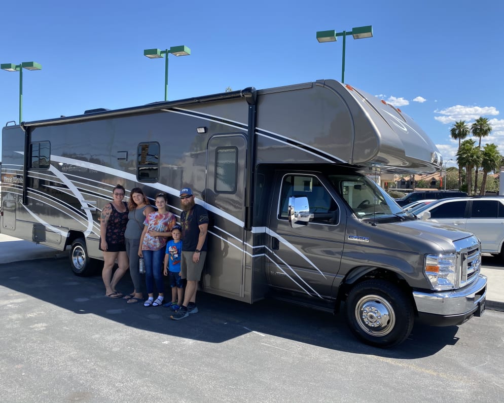 2020 Winnebago Minnie Winnie available for rent in Las Vegas Nevada