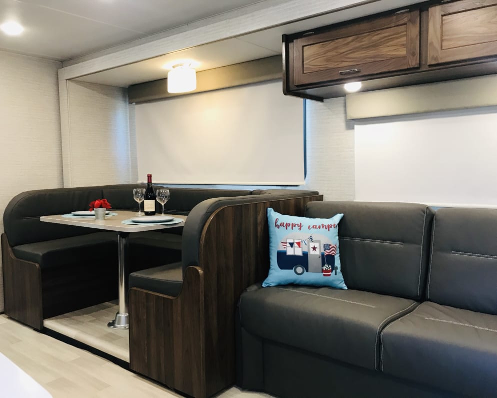 2020 Winnebago Minnie Winnie Class C for rent in Las Vegas Nevada
