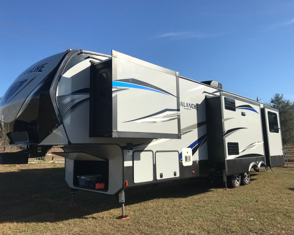 Fifth Wheel RV for Rent in Thonotosassa, Florida