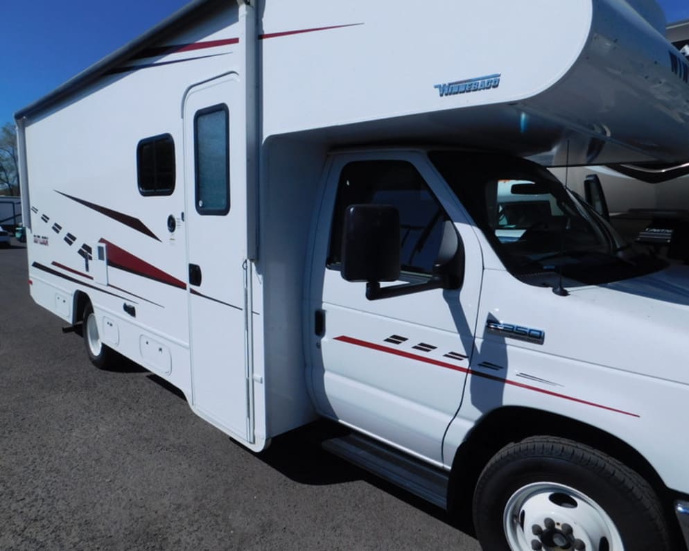 2019 Winnebago Outlook