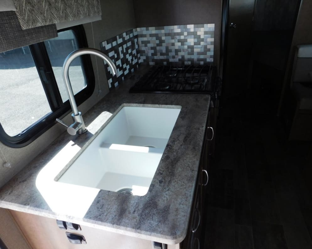 2019 Outlook  by Winnebago for rent in 95376